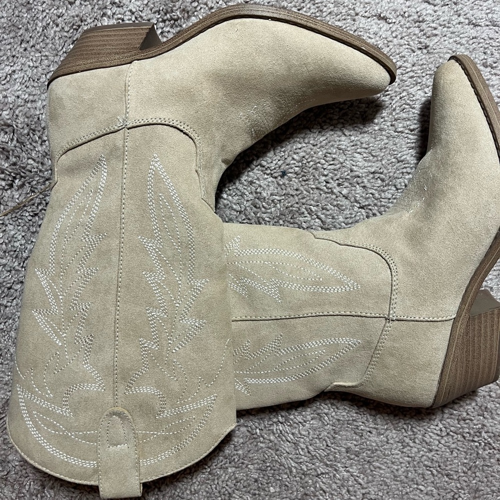 No Boundaries Tan Heeled Boots Western Style